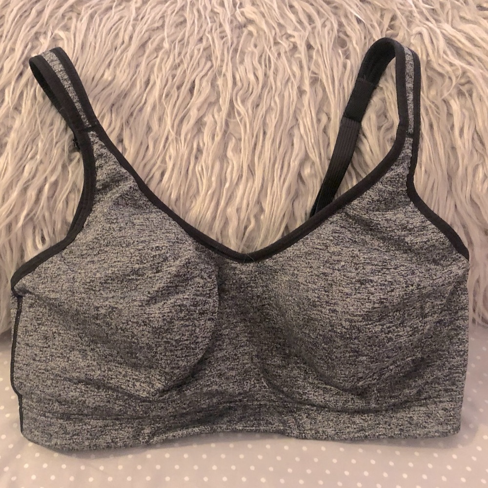 VSX Sport - Like new- 34D